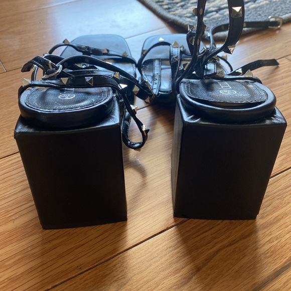 Black Heels - Picture 6 of 7